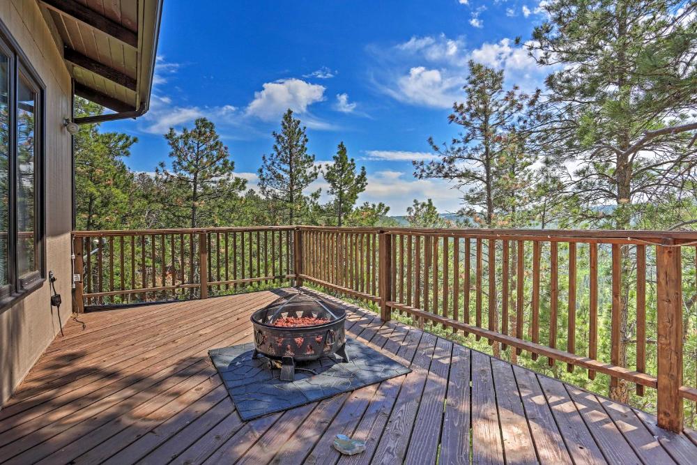 Rustic Black Hills Retreat with Expansive Views